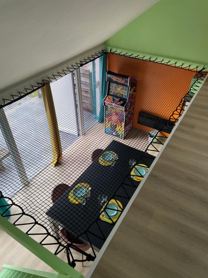Capsule Forever Young - Jacuzzi - Sauna - Billard - Arcade De Jeux - Netflix & Home Cinema - Ping Pong Hastiere-par-dela Zewnętrze zdjęcie